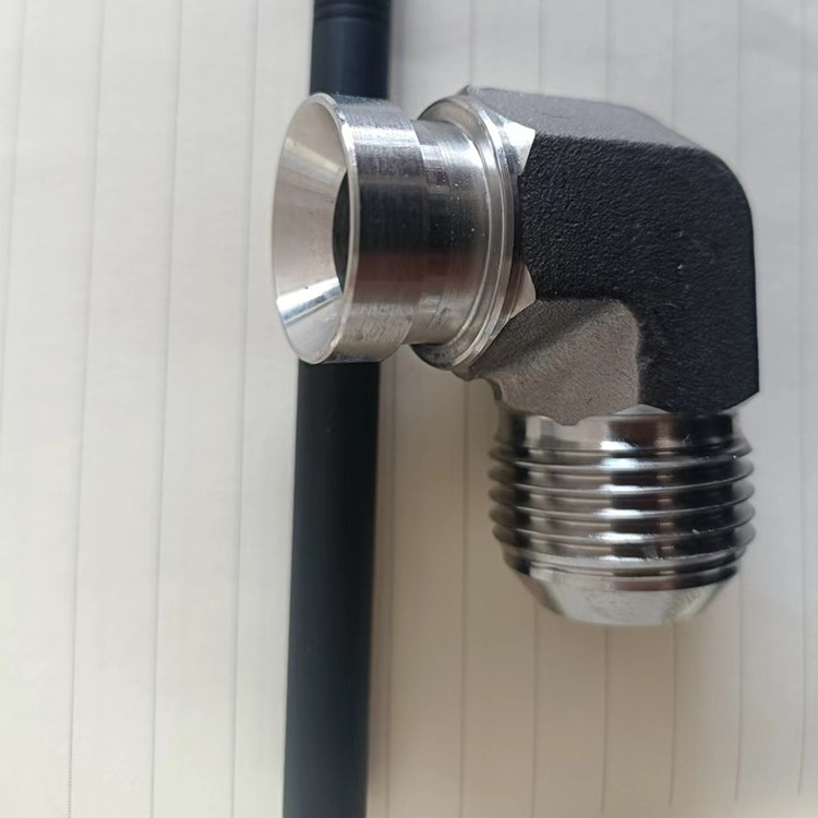 精细工业级不锈钢接头