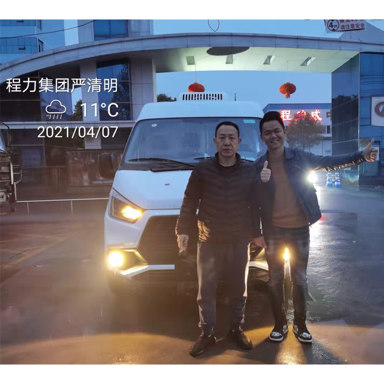 江铃特顺面包冷藏车
