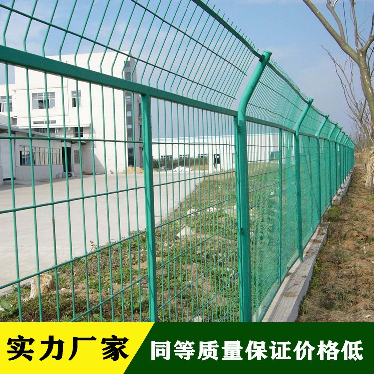 铁丝防护网高速公路围栏网圈地铁丝网果园养殖防护钢丝网